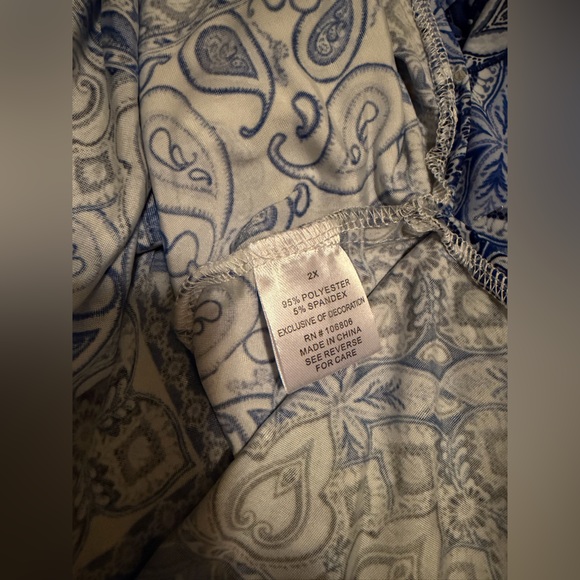 Patterned Blouse - Picture 5 of 6